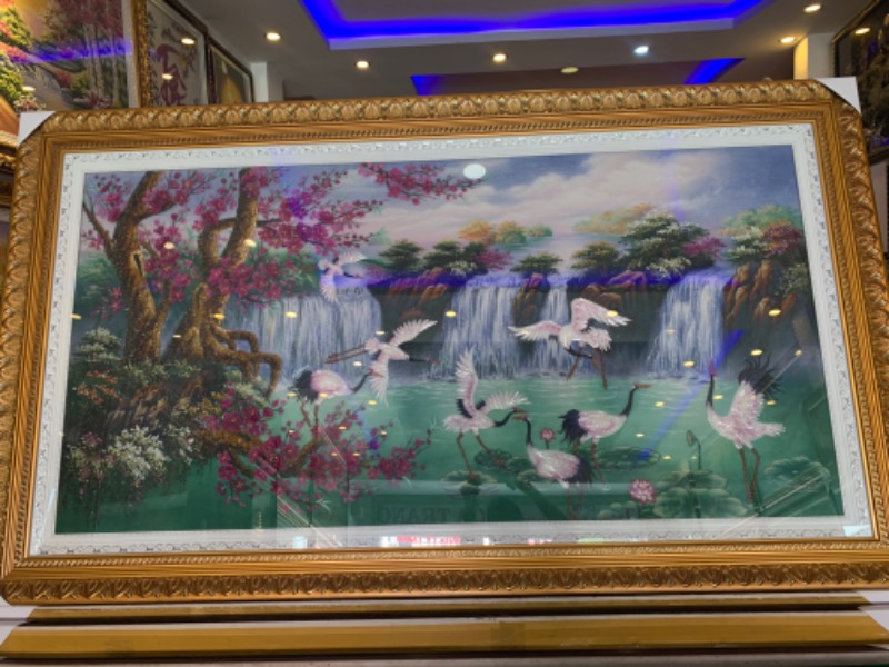 Trên đá cảnh đào hạc